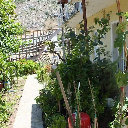 Δωμάτια σε οικογενειακή κατοικία Asli *